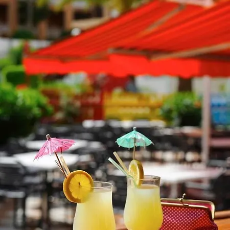 Aparthotel Compostela Beach 3*
